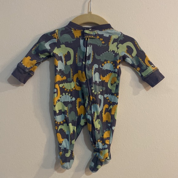 4 newborn onesie sleepers. Zipper. - Picture 3 of 5